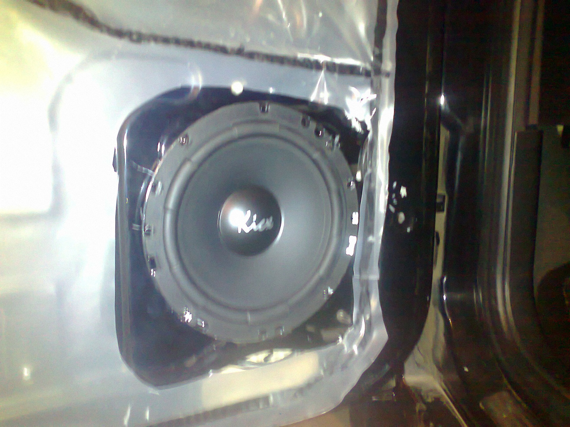 16cm KICX STC-6.2 у дверях. 3