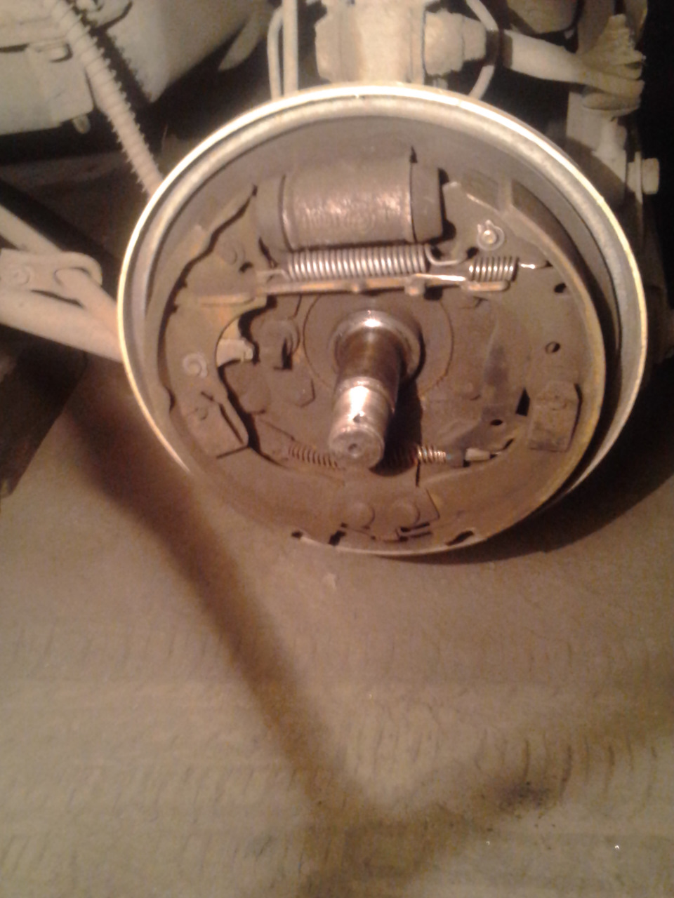 Про заміну задніх гальмівних колодок 4
