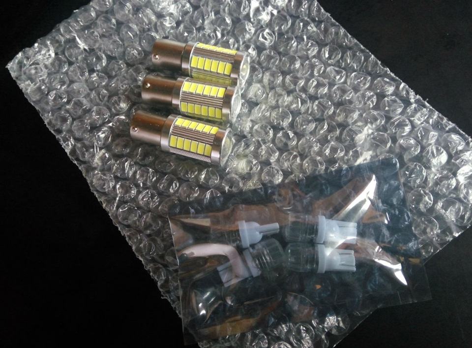 Лінзовані діоди у ліхтарі заднього ходу 1