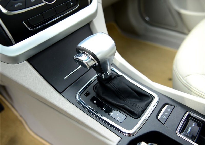 Фото рестайлінгової версії Geely Emgrand 7 5