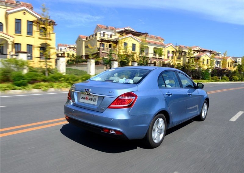 Фото рестайлінгової версії Geely Emgrand 7 4