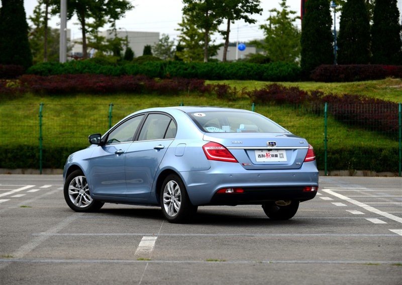 Фото рестайлінгової версії Geely Emgrand 7 2