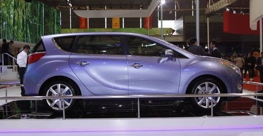 Geely Emgrand EV7 2