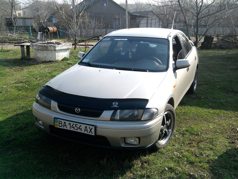 Моя колишня Mazda 323 1998 р/в 2