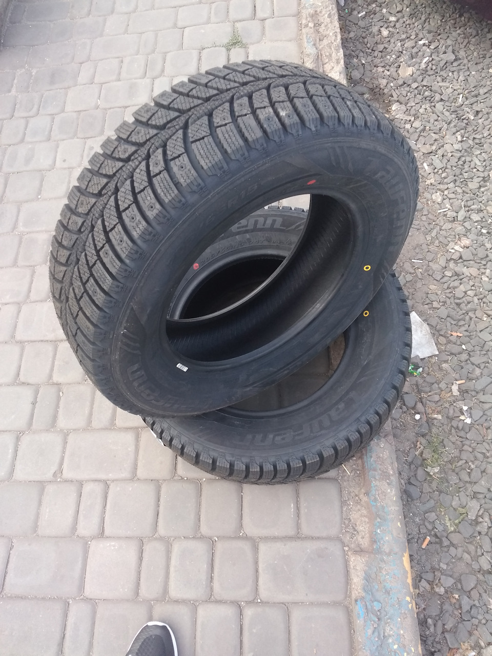 До Зими Готовий ''Laufenn I Fit Ice'' Emgrand EC7 1