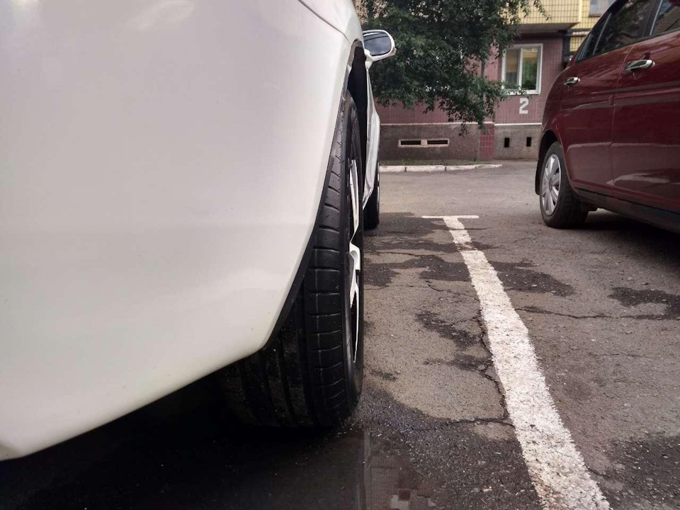 Нова Гума 215/55/ZR16 та Диски Emgrand EC7 5