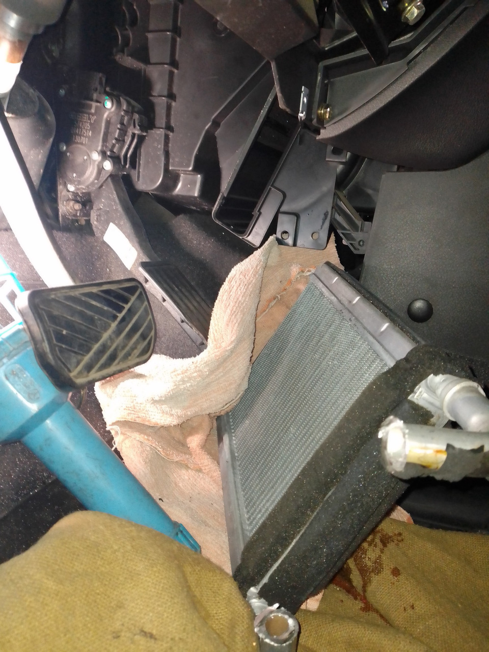 Заміна радіатора печі + антифриз і темостат 5