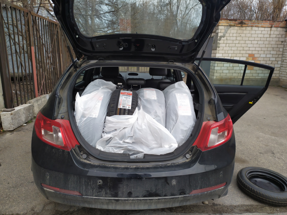 Нова літня гума KUMHO ecsta HS51 215*55*R16 2