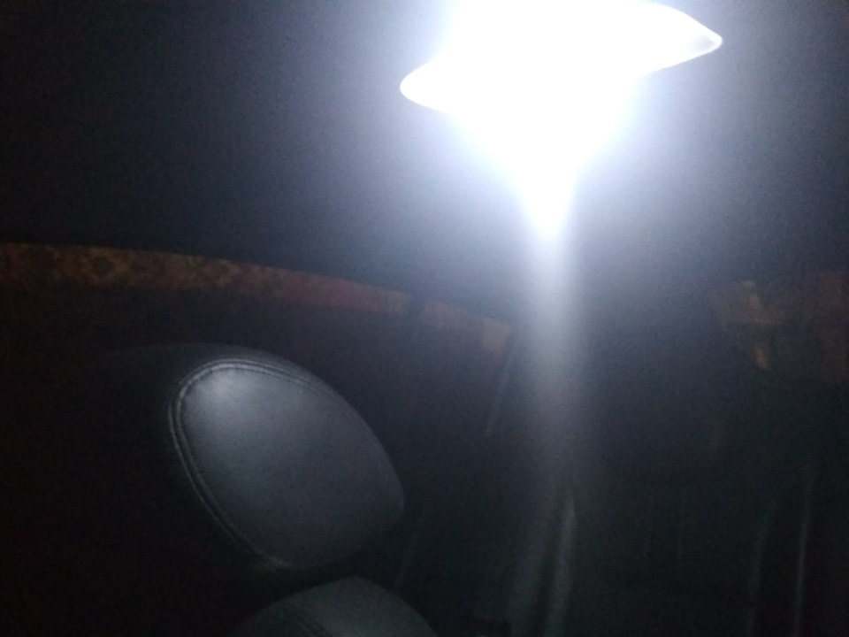 Трохи LED в салон 4