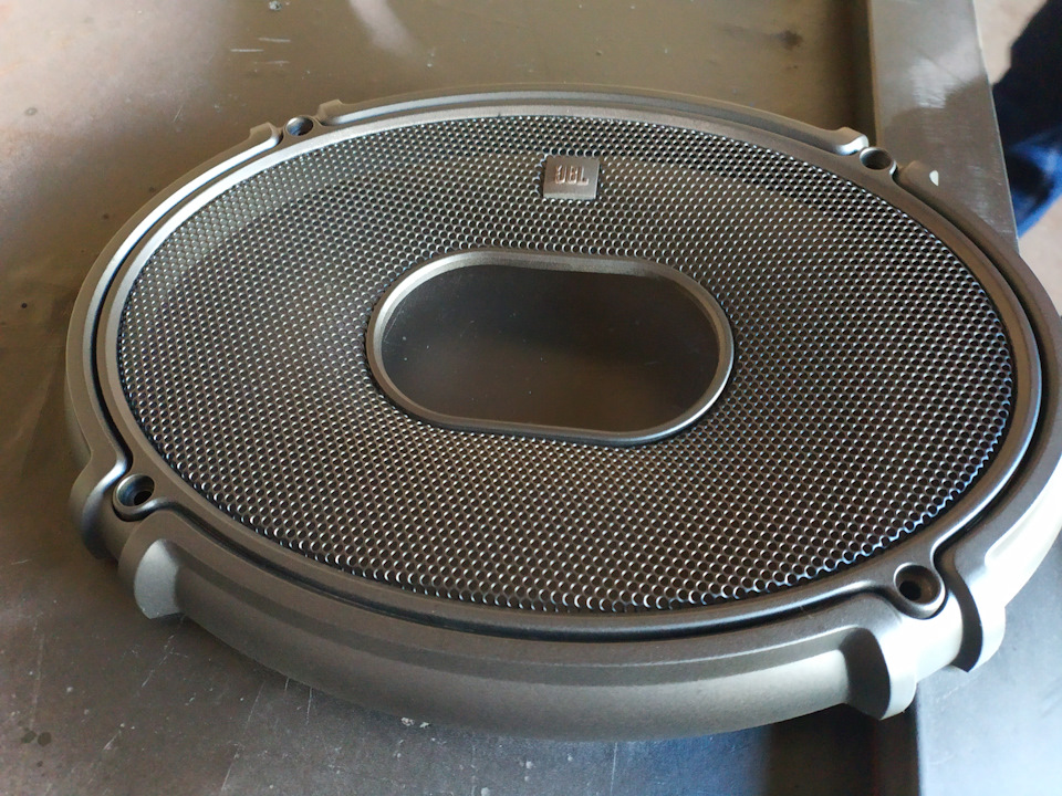 Калоші в багажнег jbl gto 938 5