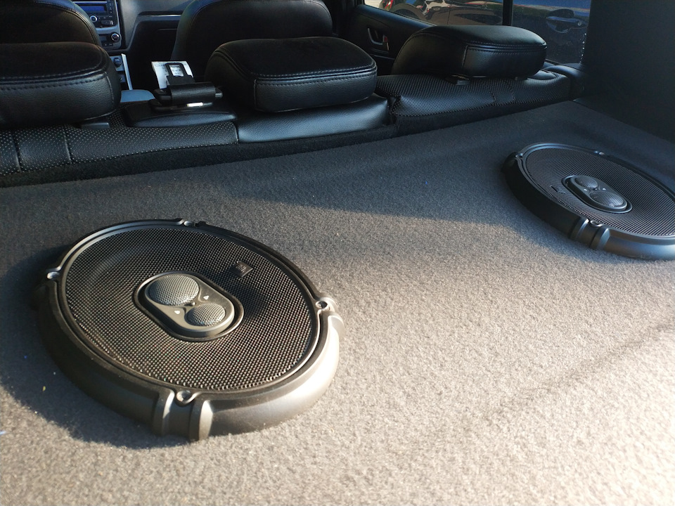 Калоші в багажнег jbl gto 938 1