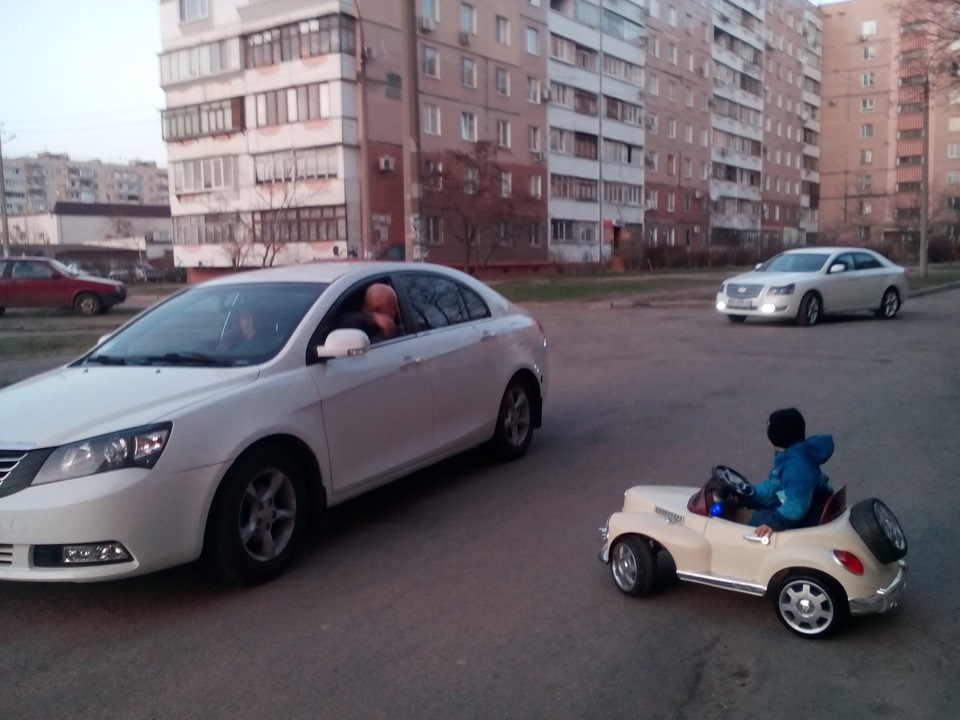 Все на білих 2