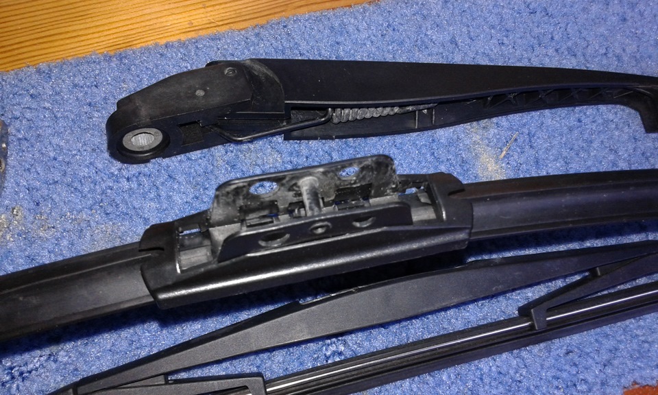 Змінюємо задній двірник 5