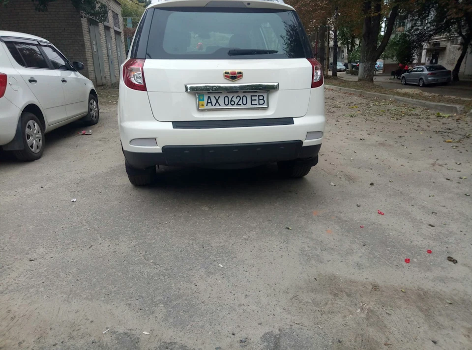 Накладка на задній бампер