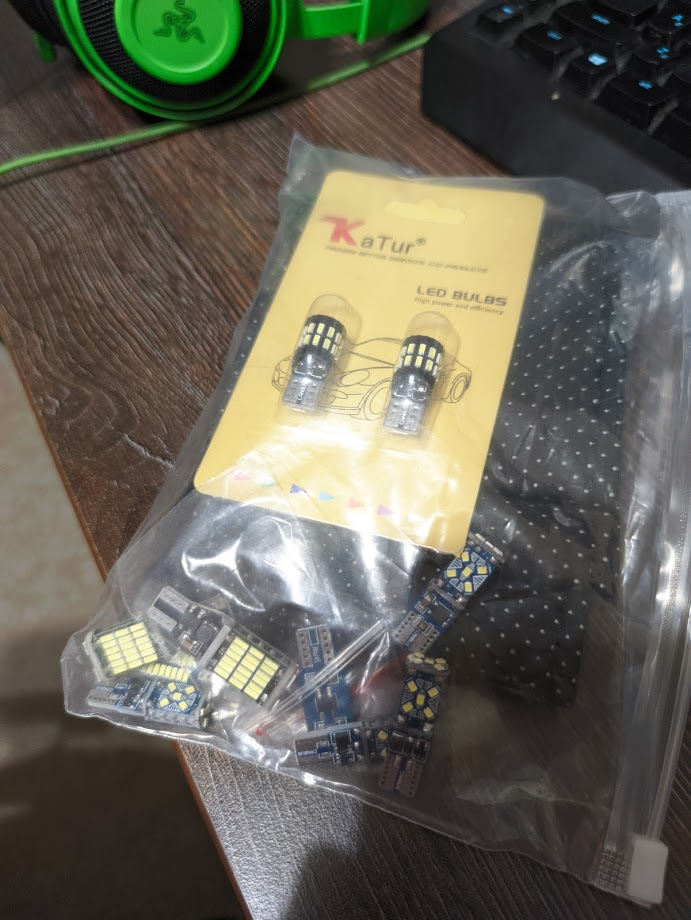 LED лампочки у ліхтарі заднього ходу 1