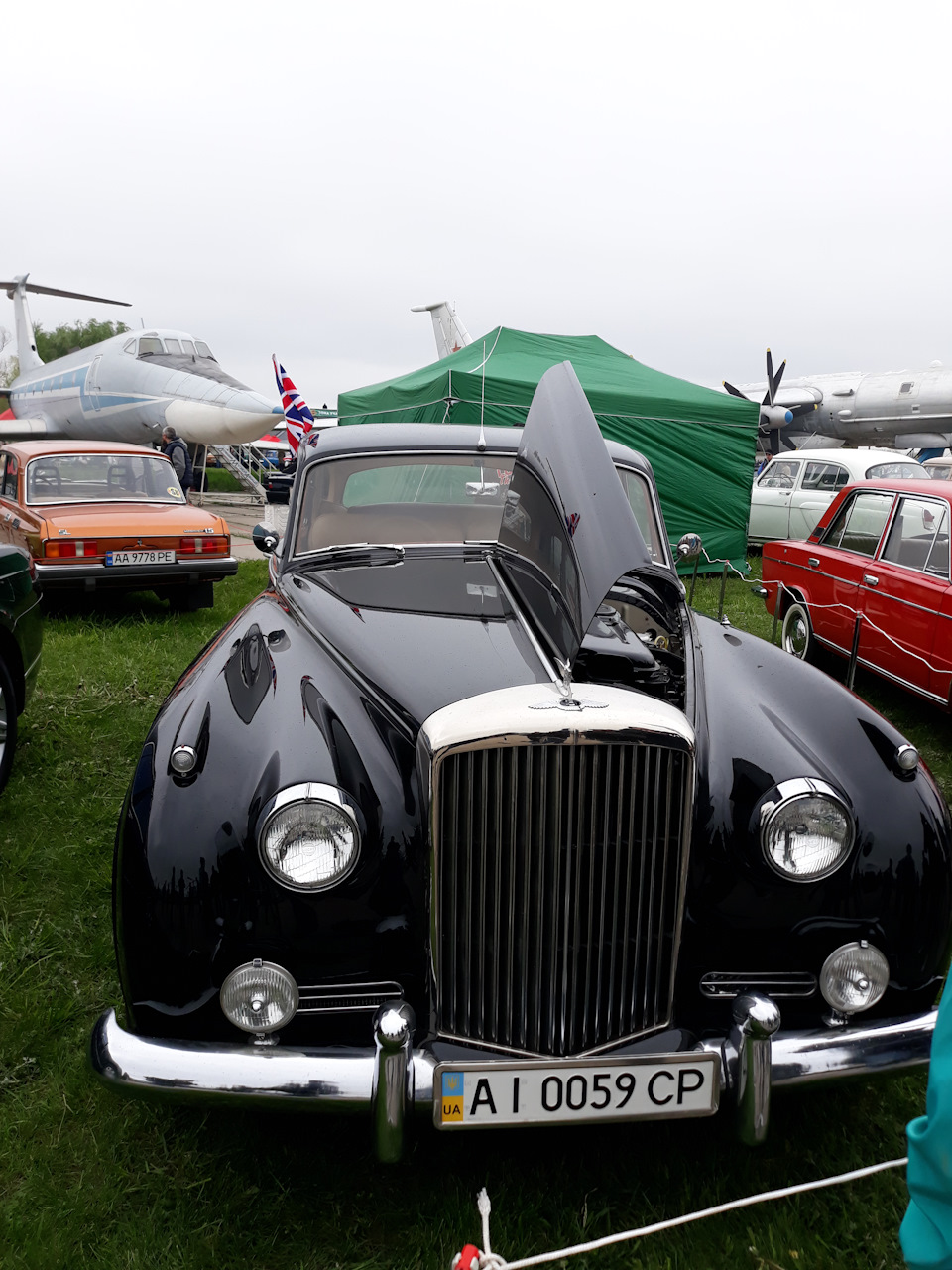 Побували на виставці ретро-автомобілів Old Car Land (Київ) 5
