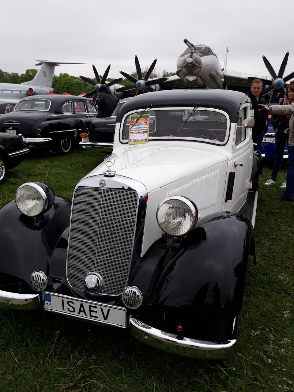 Побували на виставці ретро-автомобілів Old Car Land (Київ) 4