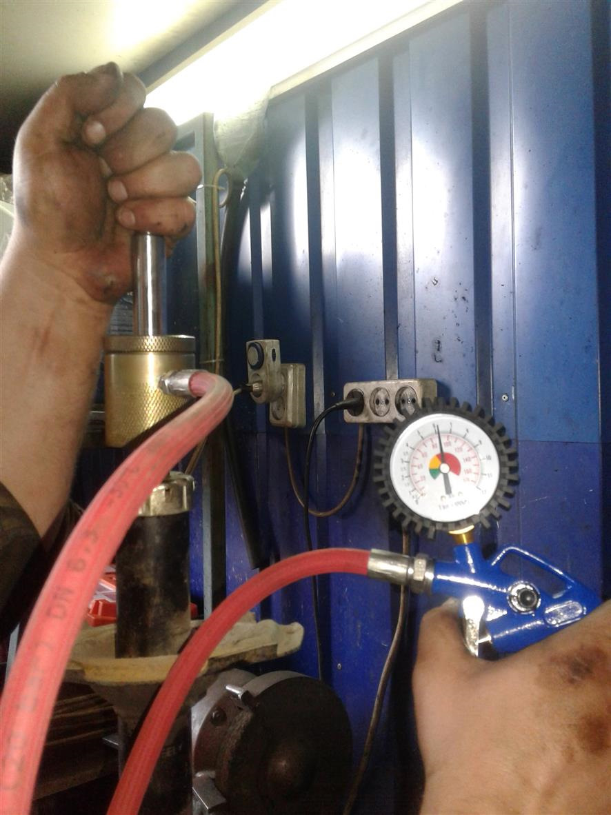 Відновлення передніх стійок - підкачування газом та олією 1