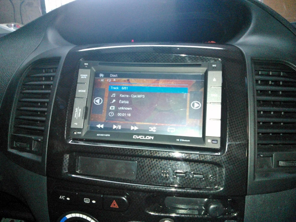 установка магнітолі CYCLON SDV-6511 GPS