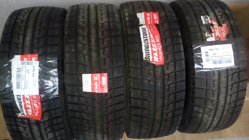 Bridgestone Blizzak REVO 2 195/55 R15 2
