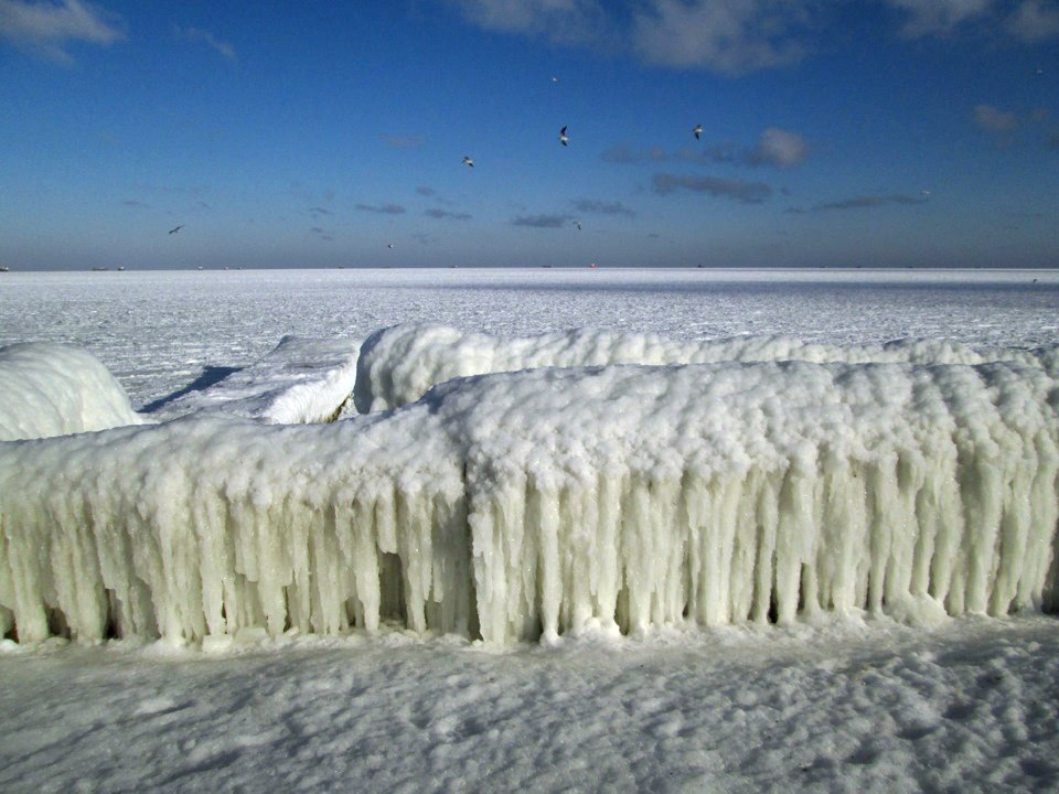 А у нас тут море замерзло 2