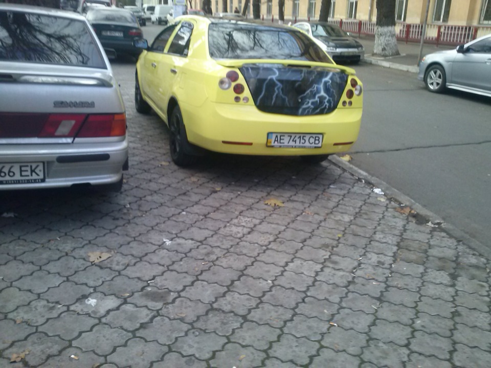 МКводець з Дніпра або Жовта блискавка 1