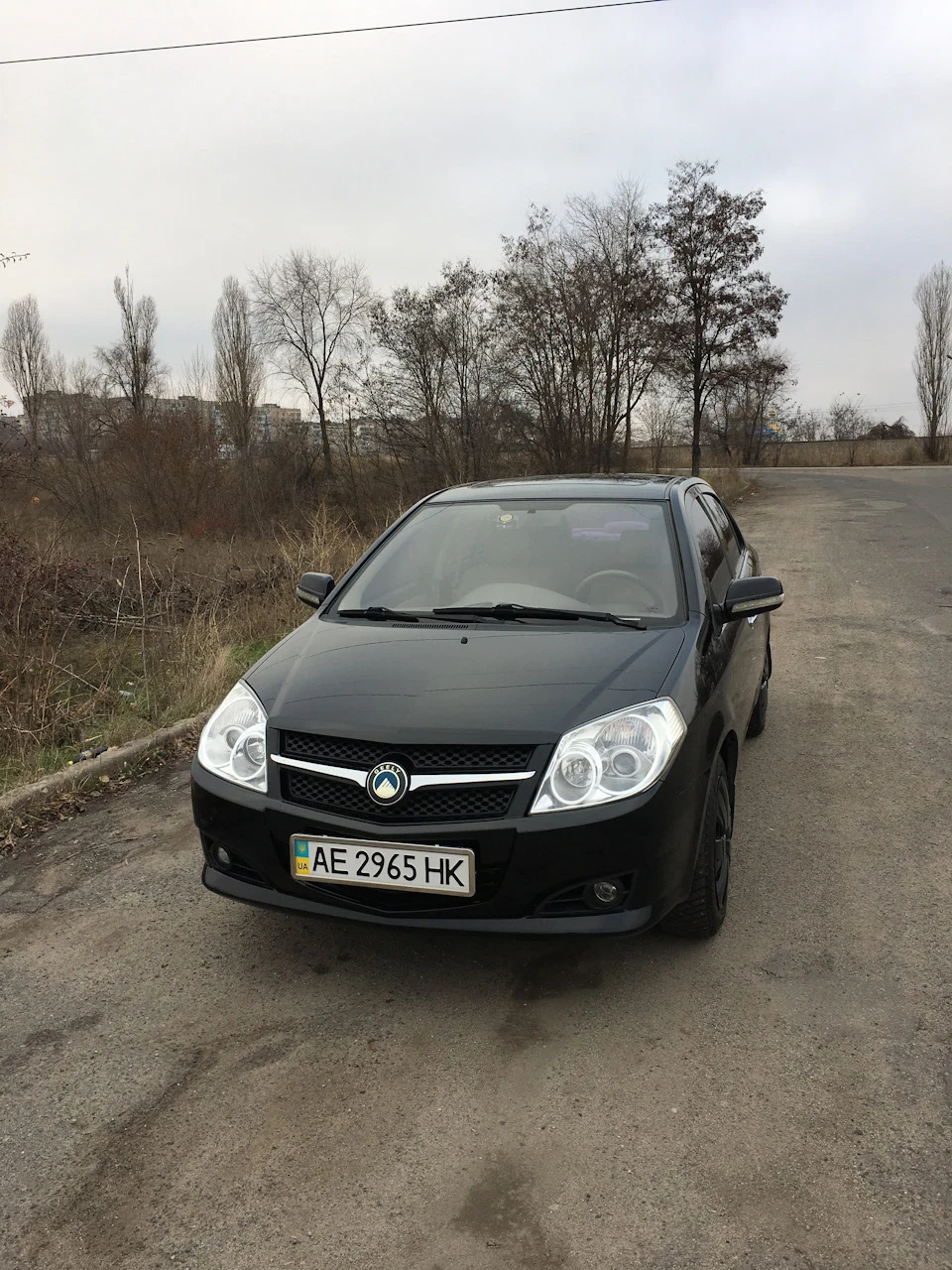 Перевзулися, помилися. Ледве не втратив емблему.
