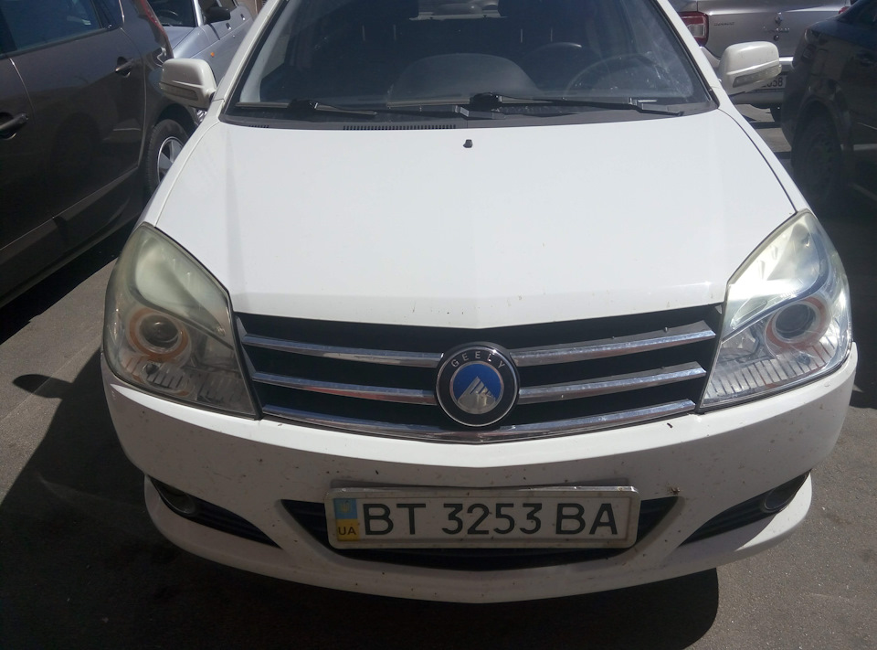 Що відбувається з фарами Geely MK через 5 років. Полірування Фар 5