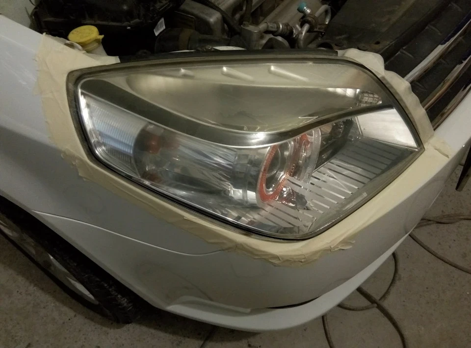 Що відбувається з фарами Geely MK через 5 років. Полірування Фар