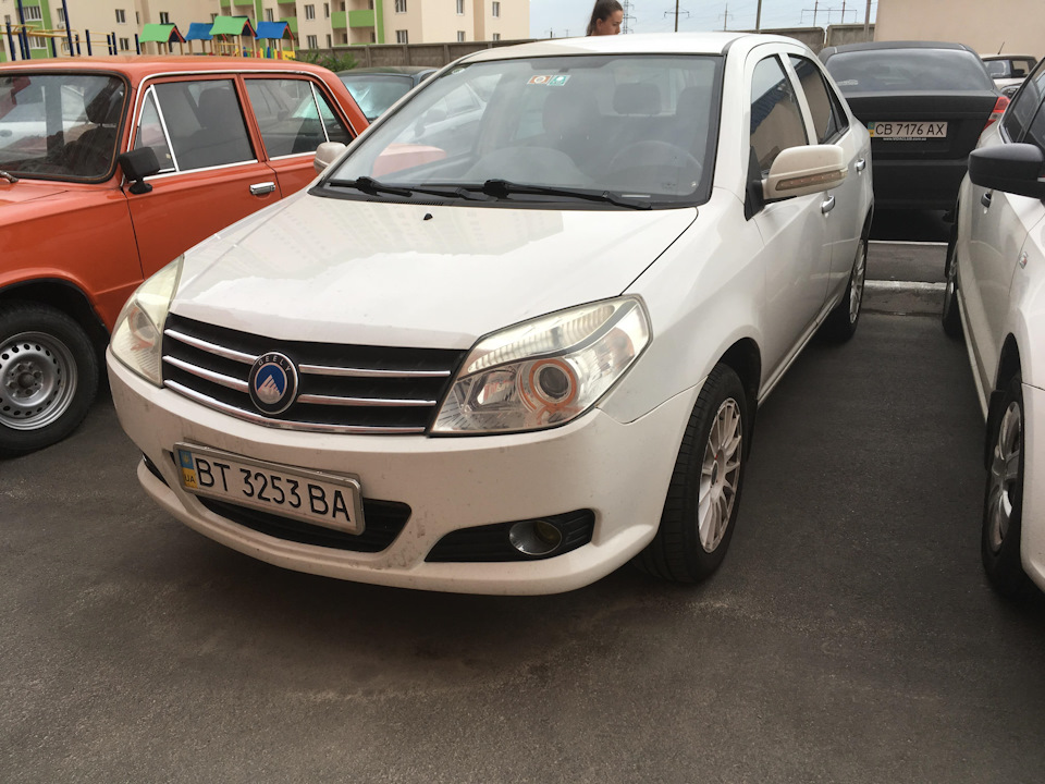Стан металу Geely MK через 6 років у мегаполісі. 1