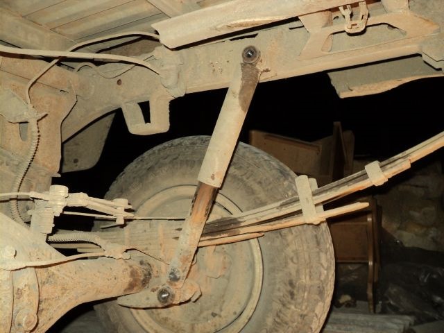 Заміна задніх амортизаторів 3