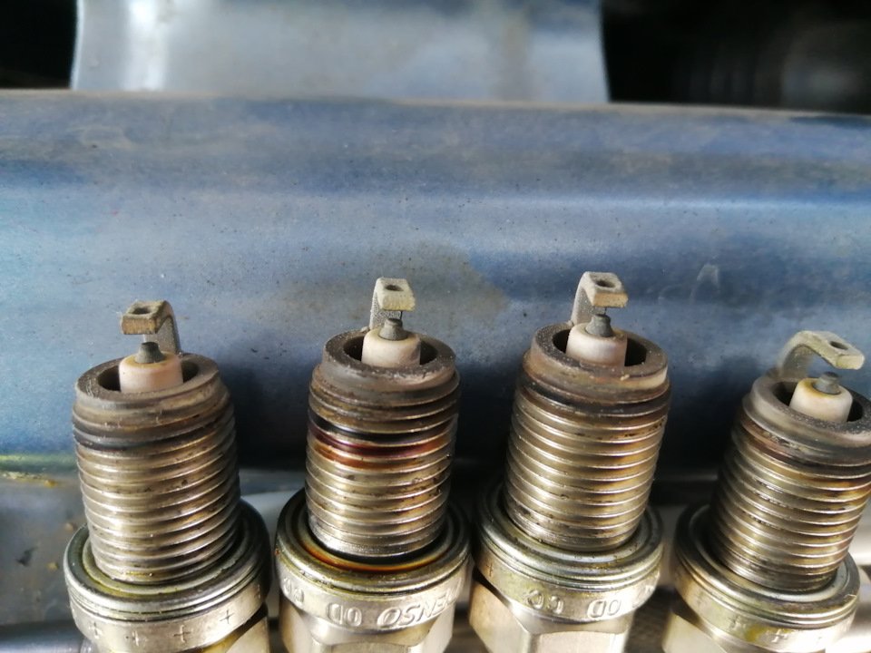 22. Заміна свічок Bosch FR7DC+. Перевірка зазорів клапанів (92950 км) 3