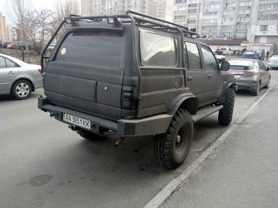 Давно не бачилися. Я забрав машину з ремонту. 3