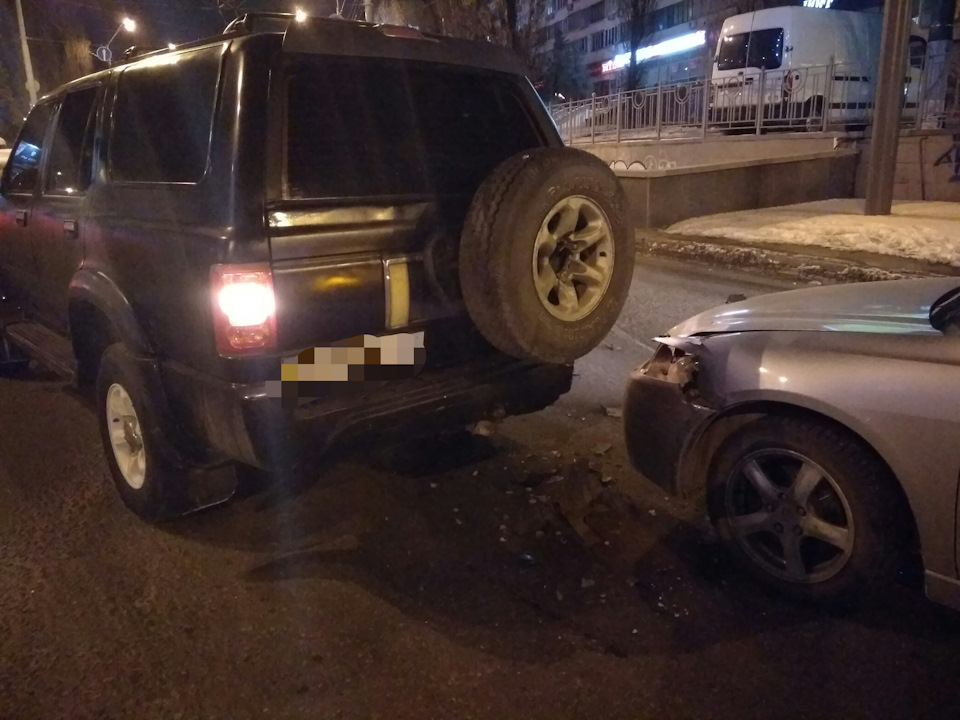 Ось і привід є для заднього силовика 5