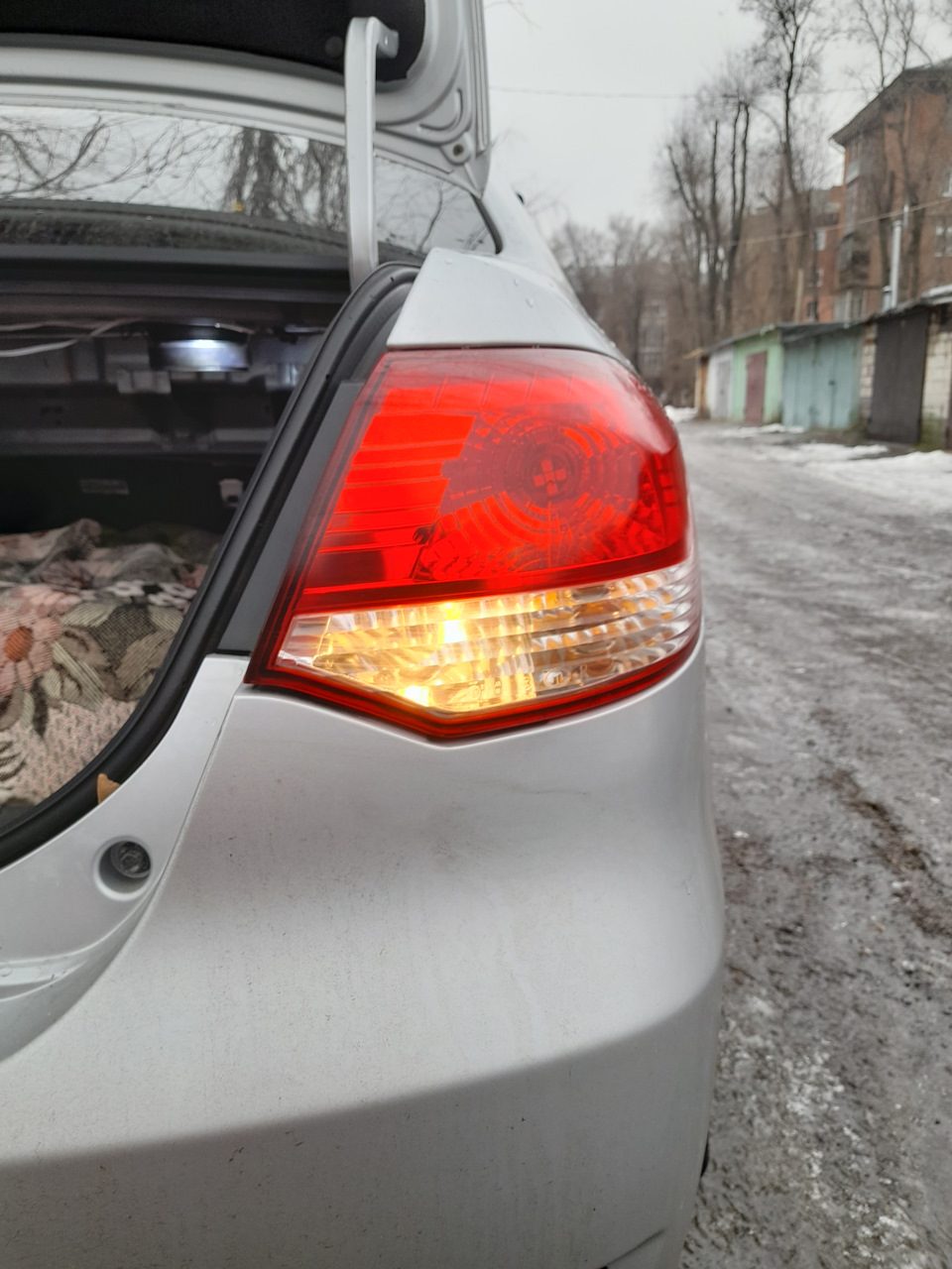 Заміна лампи заднього ходу 1