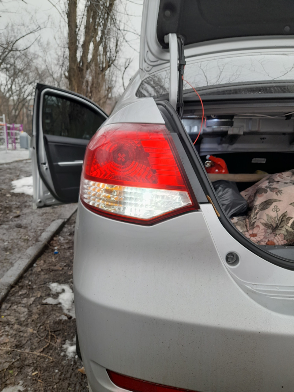 Заміна лампи заднього ходу 2