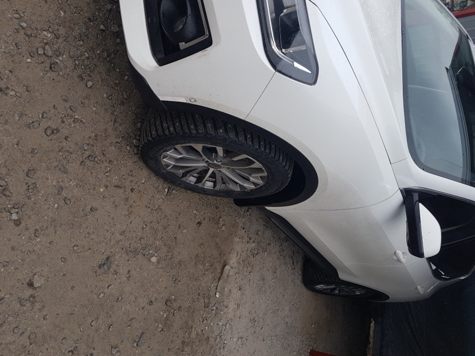 Перевзувся Goodyear UltraGrip Ice Arctic SUV 245/55 R19 4