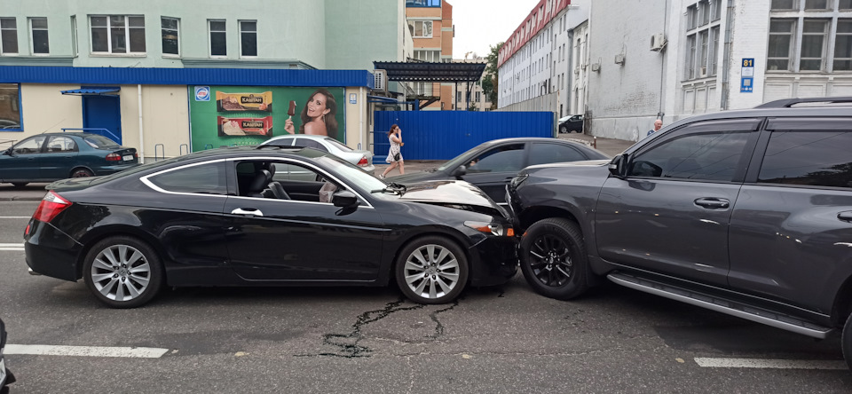 Маленька ДТП, але велика неприємність 2