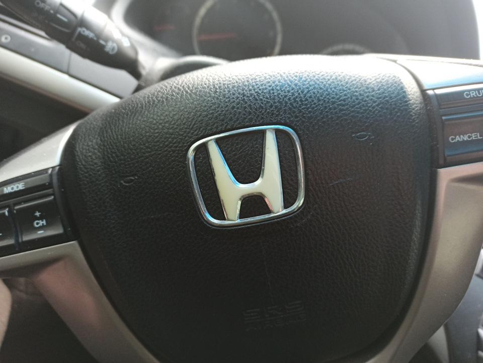 Заміна емблеми на кермі Honda 1