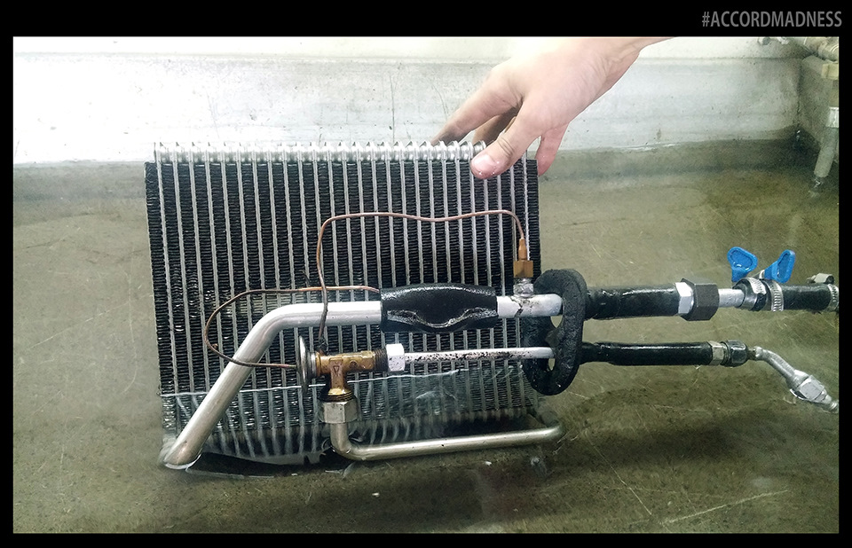 Випарник дав текти/ Evaporator leaked. 5