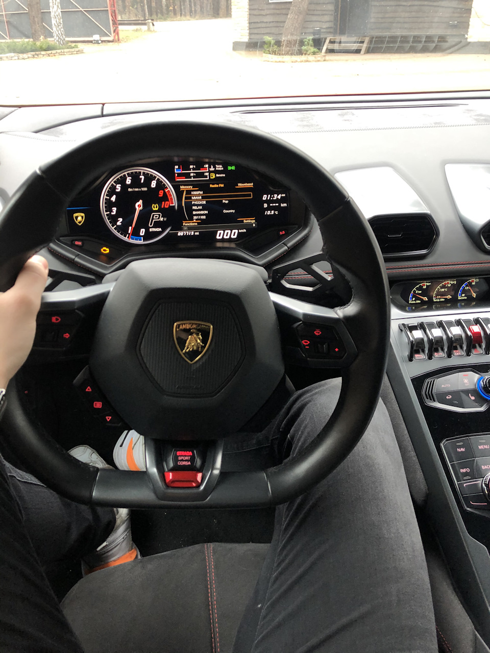 28. Фото Honda Accord Coupe 2016 з Lamborghini Huracan 5