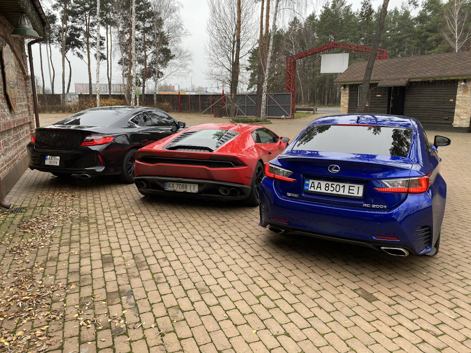 28. Фото Honda Accord Coupe 2016 з Lamborghini Huracan 4