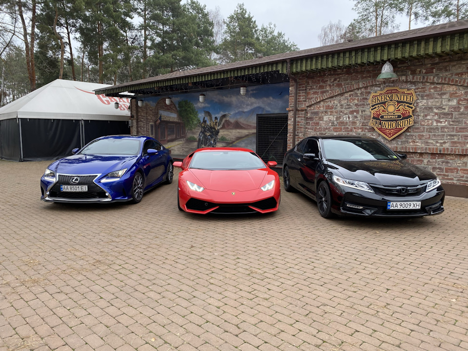 28. Фото Honda Accord Coupe 2016 з Lamborghini Huracan 3