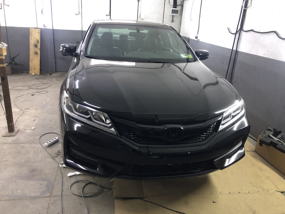 29. Фарбування капота. Тепер усі дофарбували. Honda Accord Coupe 2016 3