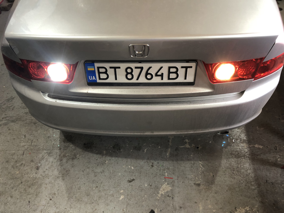 Заміна ламп заднього ходу 4