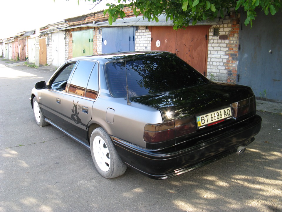 завинілився) 2