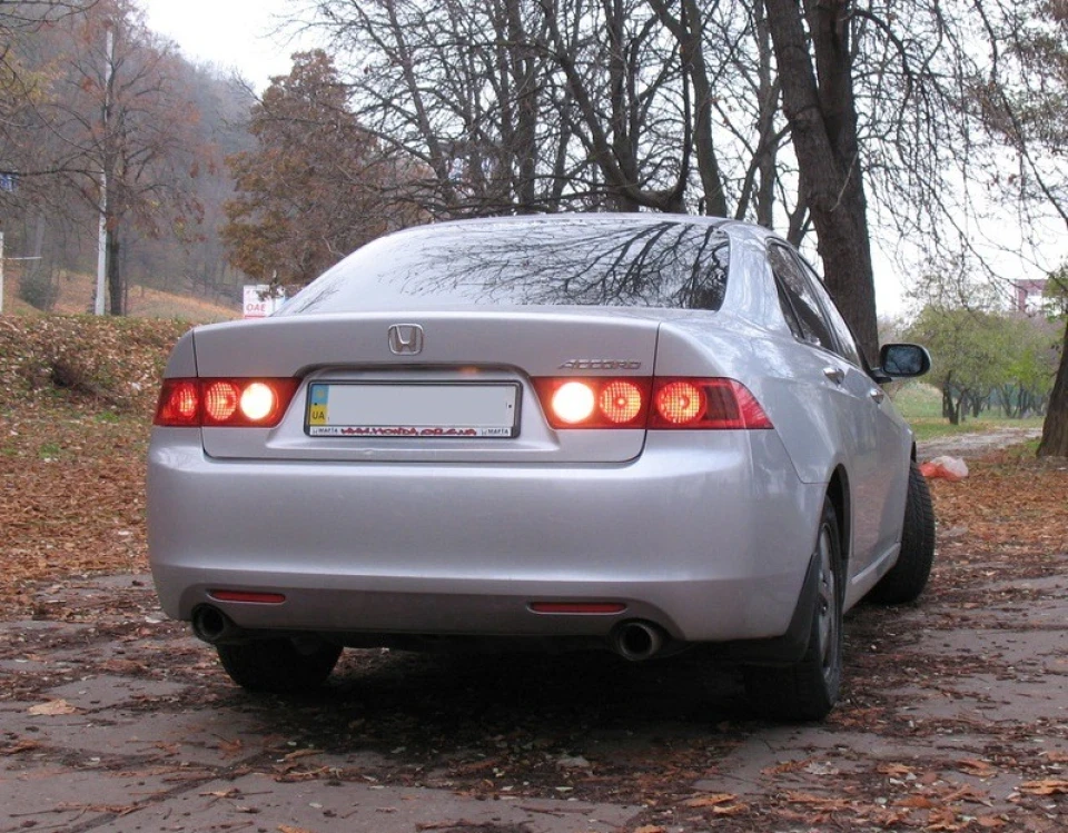 Як зробити подвійний вихлоп на Honda Accord CL7