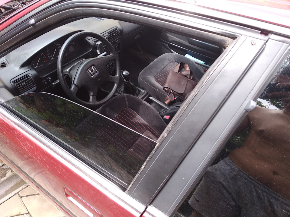 Зміна гумки переднього скла. 1