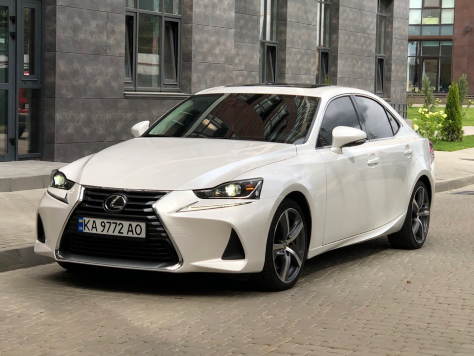 LEXUS IS 300 AWD vs Honda Accord 2.0T 1