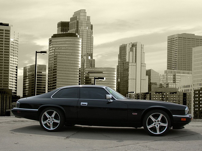 Шматок Jaguar XJS в HONDA 1
